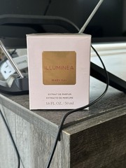 Mary Kay Illuminea Extrait de Parfum Spray, Regular Size 1.6 fl oz/50 ml