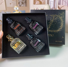 Valentino Uomo Born in Roma Eau de Toilette Spray for Men,4 GIFT SET, 1oz/30mL