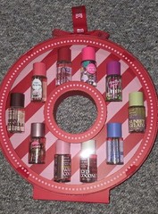 VICTORIA’S SECRET 10-Piece Body Mist Mini Wreath Holiday Fragrance Gift Set