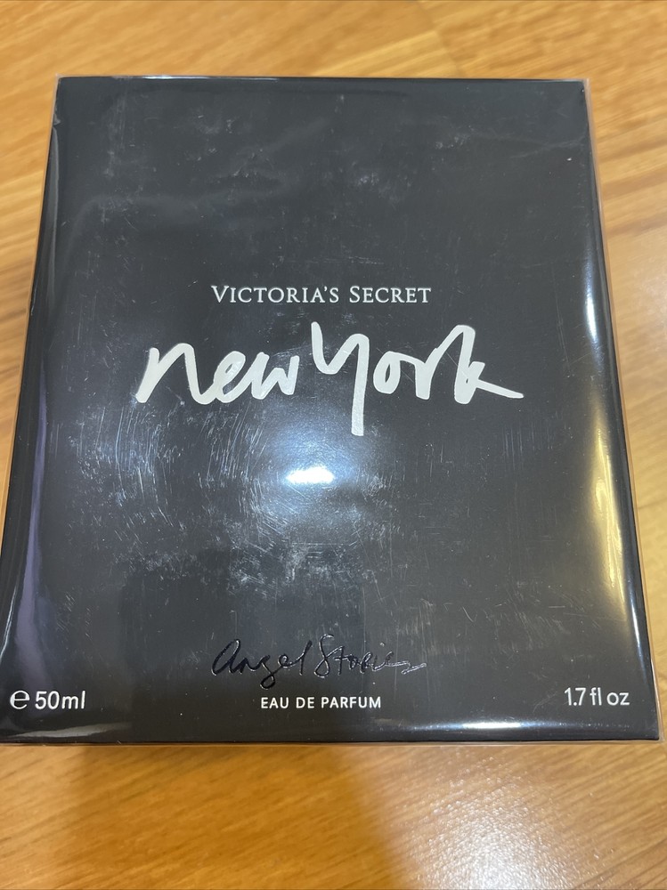 Victoria’s Secret NEW YORK Eau De Parfum 1.7 fl oz * e 50ml