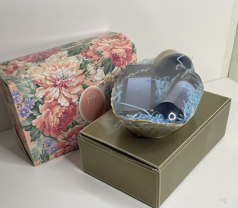 NEW Vtg Avon NIGHT MAGIC: EVENING MUSK Gift Set- Cologne Spray Powder Body Cream