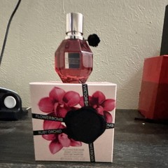 Viktor & Rolf Flowerbomb Ruby Orchid Eau de Parfum Spray 3.04 fl oz Regular