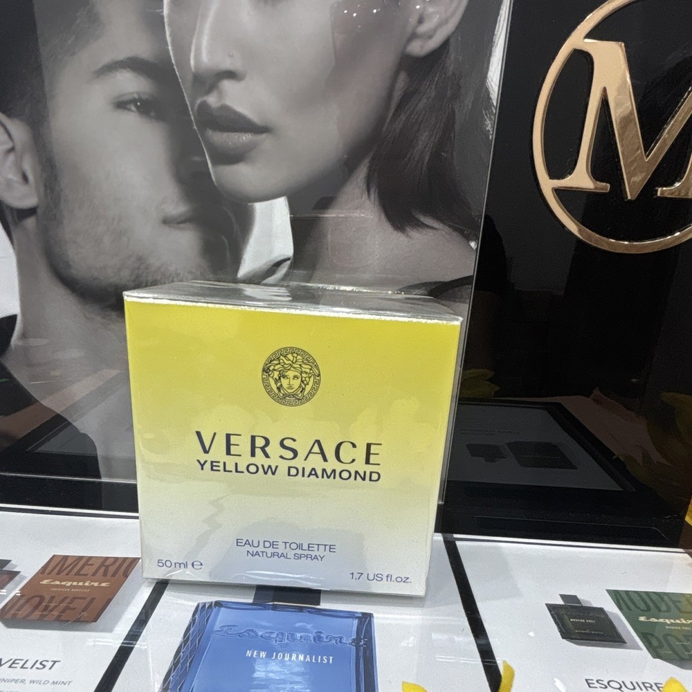 Versace Yellow Diamond Eau de Toilette Spray Regular Size 1.7 fl oz