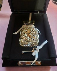 Victoria’s Secret white Swarovski Crystals BOMBSHELL EAU DE PARFUM Rare 1.7oz