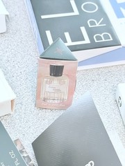 NEW LOT OF HIGH END PERFUME FRAGRANCE SAMPLE VIALS DISCONTINUED DISCOVERY SETS