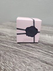 VIKTOR & ROLF FLOWERBOMB EAU DE PARFUM MINI BOTTLE SPLASH 0.24 FL OZ / 7 ML NEW