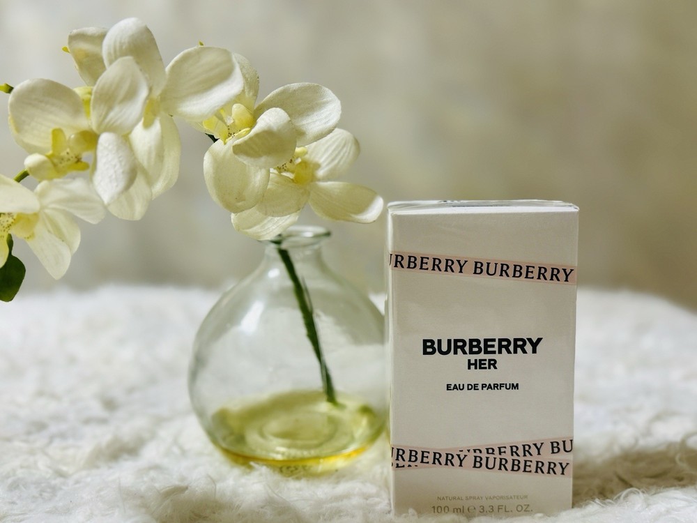Burberry Her Eau de Parfum Natural Spray Vaporisateur, Regular Size 3.3 fl oz