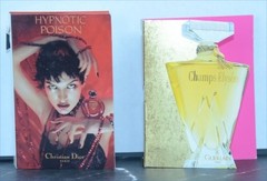 Clinique Happy Perfume Spray 4 ml .14 fl. oz. w/13 Sample Perfumes