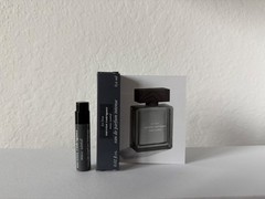 NARCISO RODRIGUEZ – Musc Santal For Him Intense Sample Vial Spray x 1 Pcs, 0.6ml