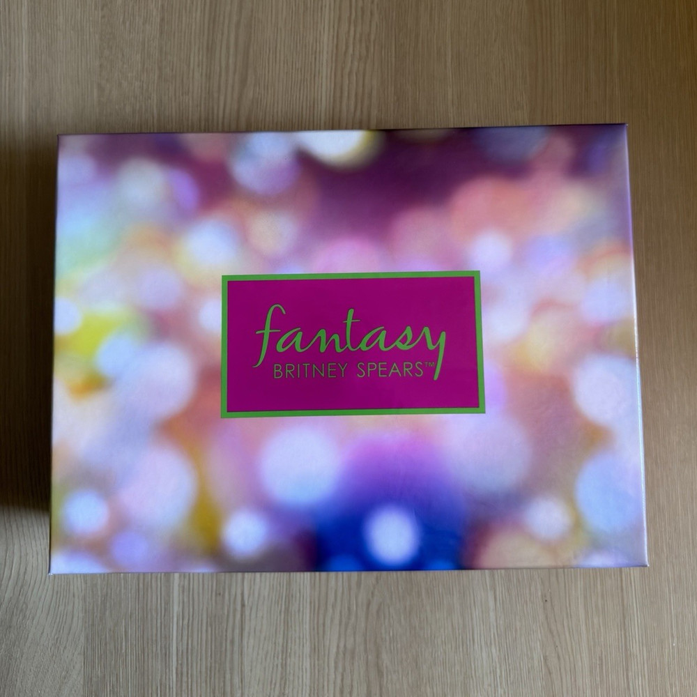 Britney Spears Fantasy 3-Pc Gift Set 3.3 fl oz Spray Perfume, Regular Size