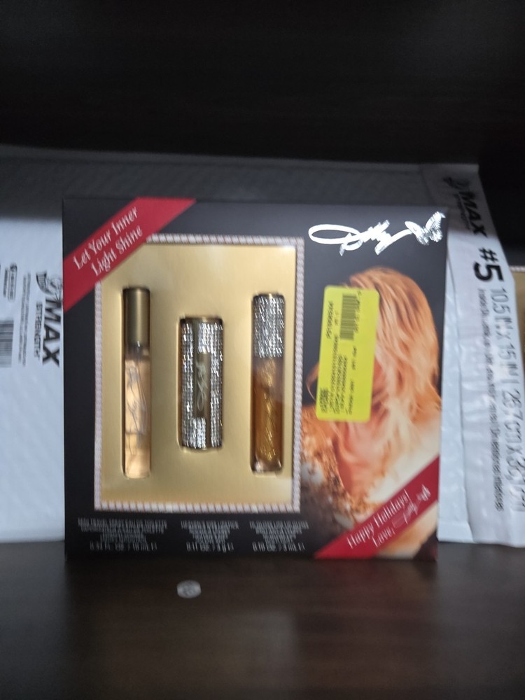 Dolly 3 Pc Gift Set – Smoky Mountain EDT 0.34 oz, Red Lipstick & Gold Lip Gloss