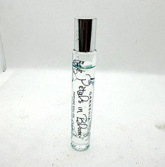Gardenia Roll-On Perfume Oil Mini Bottle Glass bottle ‘Petals in Bloom’