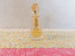 Reveal By Halle Berry For Women Mini .5 oz Eau De Perfume Spray Some Missing