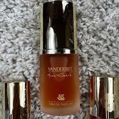vanderbilt eau de parfum lot of 4 purfume and cologne spray (LOT OF 4) NWOB