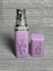 Vera Bradley Macaroon Rose Eau de Toilette 0.5 oz Perfume SEALED w/FREE ATOMIZER