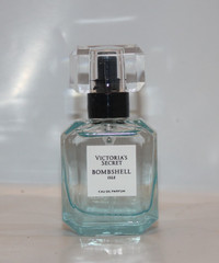 Victoria’s Secret Bombshell Isle Travel Size Mini Eau de Parfum – .25 oz.