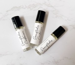 Snowflakes & Cashmere Roll on Perfume Oil 10 ml Bottle Strong Winter Fragrance