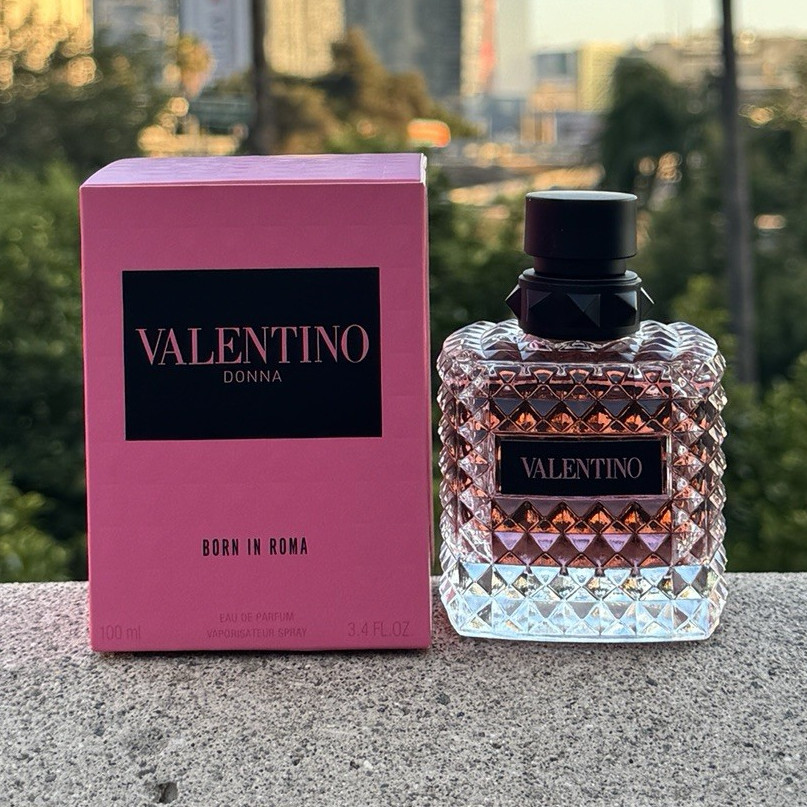 Valentino Donna Born in Roma Eau de Parfum Spray Regular Size 3.4 fl oz