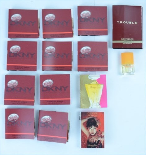 Clinique Happy Perfume Spray 4 ml .14 fl. oz. w/13 Sample Perfumes
