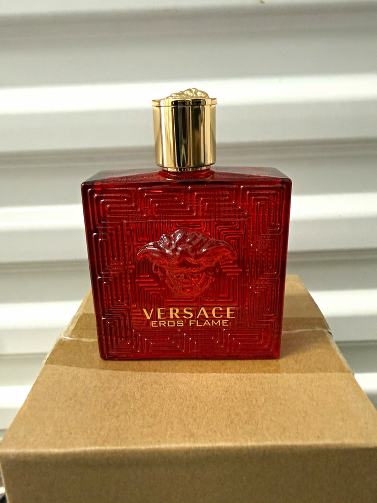 Versace Eros Flame Eau de Parfum (EDP) Spray Floral, Regular Size 3.4 fl oz