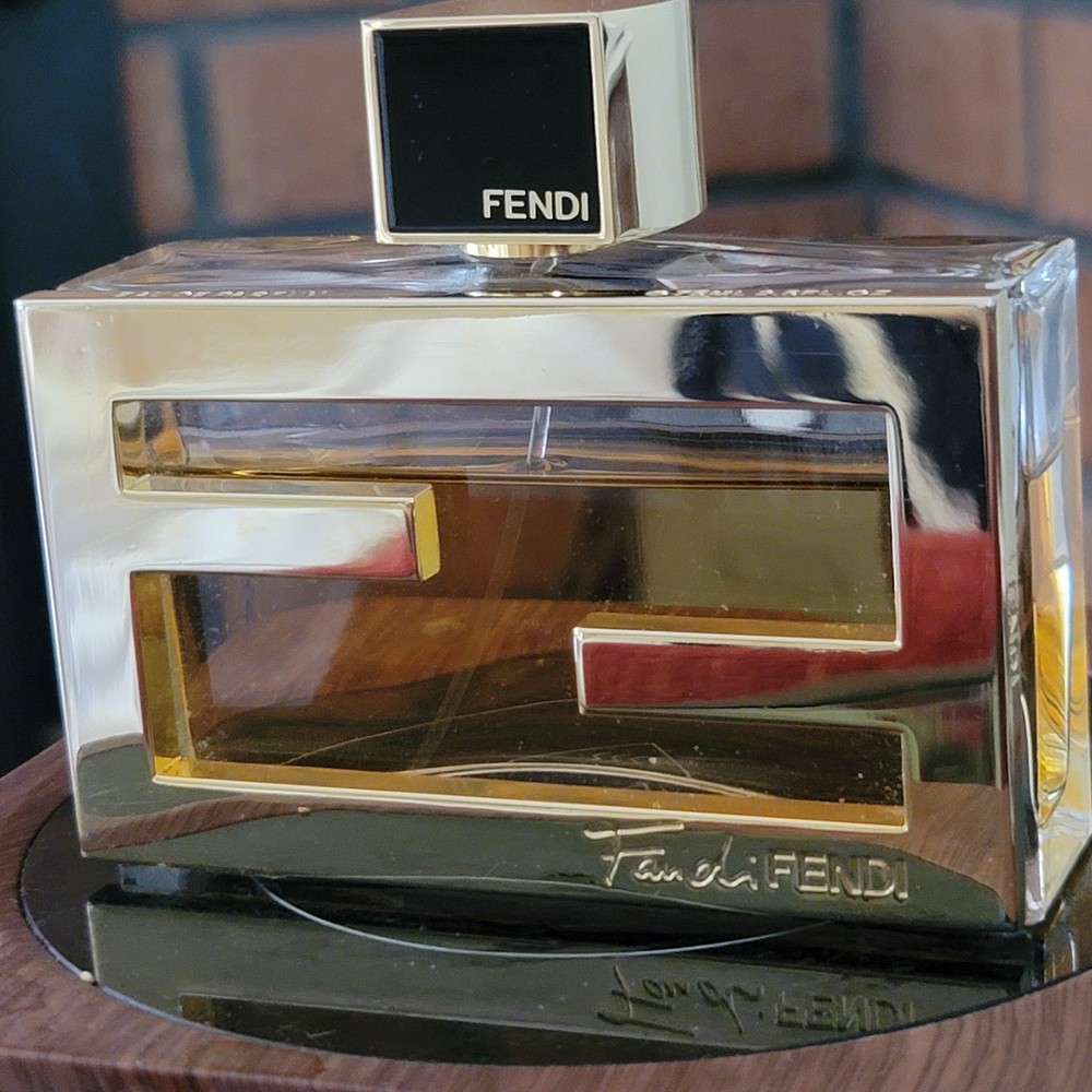 TESTER 3/4 Fan di FENDI 2.5 FL OZ / 75 ML Eau De Parfum Spray for Women RARE