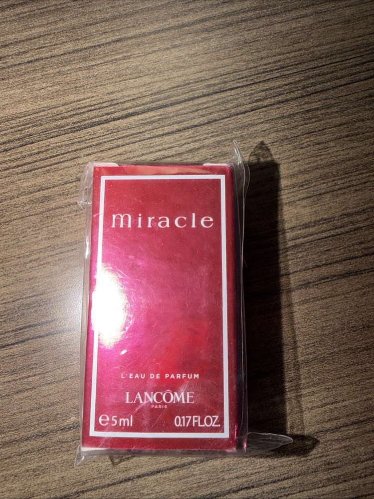 BRAND NEW IN BOX Lancome Paris Miracle Eau de Parfum Spray (1.7 fl oz/50 ml)