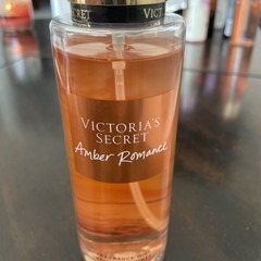 Victoria’s Secret Amber Romance Fragrance Must Body Spray 8.4 Oz 260ml