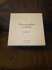 NIB ABERCROMBIE & FITCH AWAY 1 oz Eau de Parfum EDP Spray Women DISCONTINUED