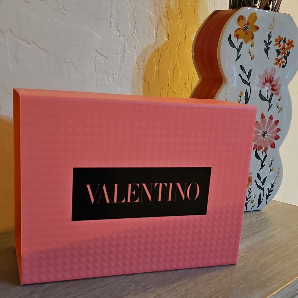 Valentino Uomo Born in Roma Ivory Eau de Toilette Spray, 3.4 fl oz Limited Edit.