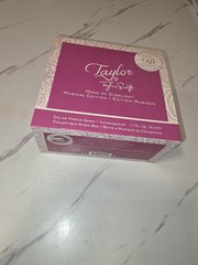 Rare Taylor by Taylor Swift “Made of Starlight” Musical Perfume Box – Full 1.7oz