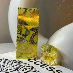 Versace Yellow Diamond Eau de Parfum Spray Sample Size 0.17 US fl oz