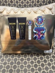 Moschino Toy 2 Pearl by Moschino for Unisex-4 Pc Gift Set