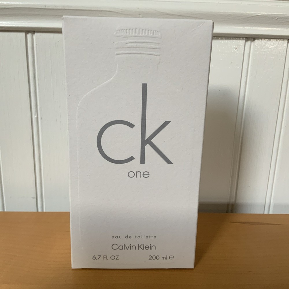 Calvin Klein CK One 6.7 oz EDT Spray – Fresh & Modern Unisex Perfume, Brand New