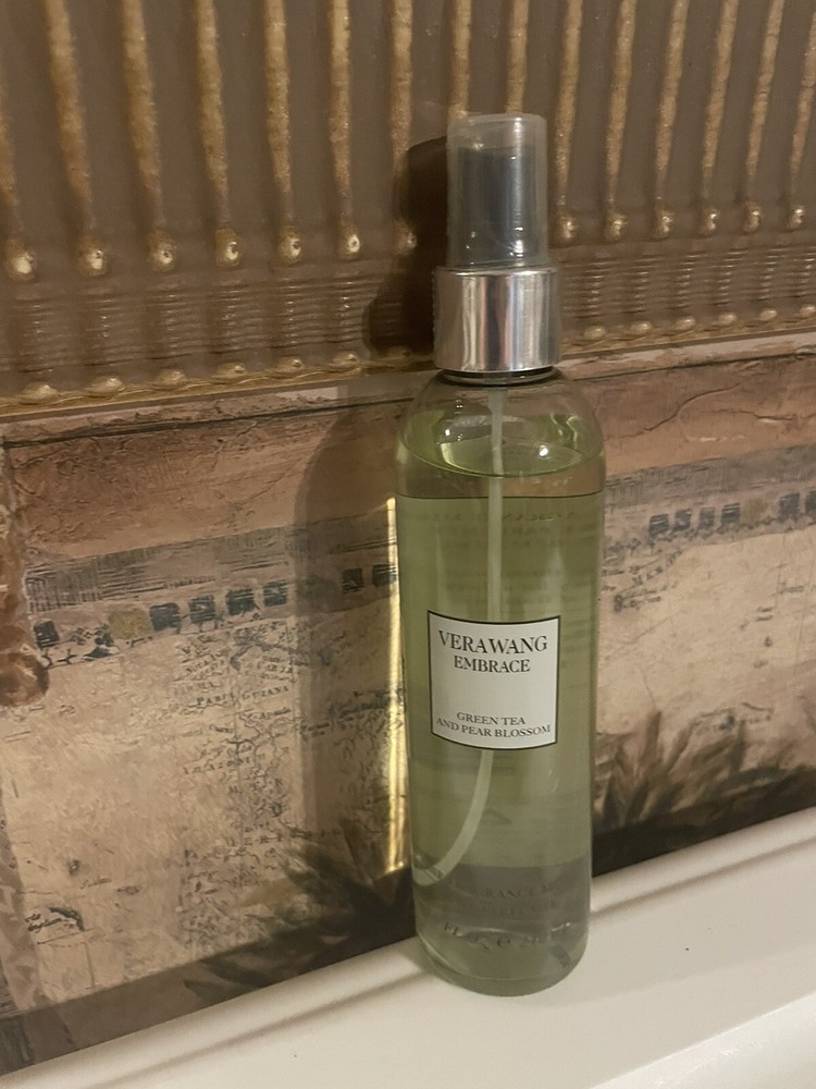 Vera Wang Embrace Body Mist for Women Green Tea and Pear Blossom Scent 8 Fluid