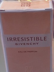 NIB GIVENCHY IRRESISTIBLE EAU DE PARFUM SPLASH TRAVEL MINI SIZE .27 FL OZ 8 ML