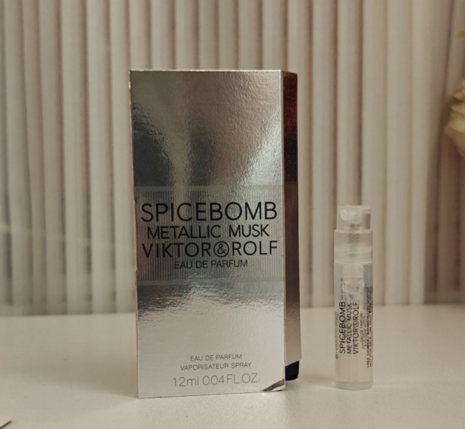New Viktor&Rolf Spicebomb Metallic Musk Men Sample Spray 1.2ml / 0.04oz
