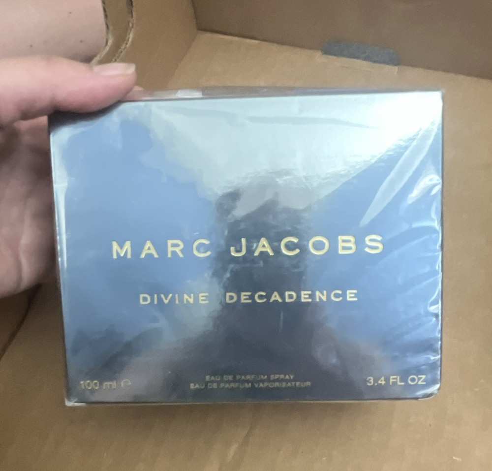 Marc Jacobs Divine Decadence Eau de Parfum Spray, 3.4 fl oz Regular Size NIB
