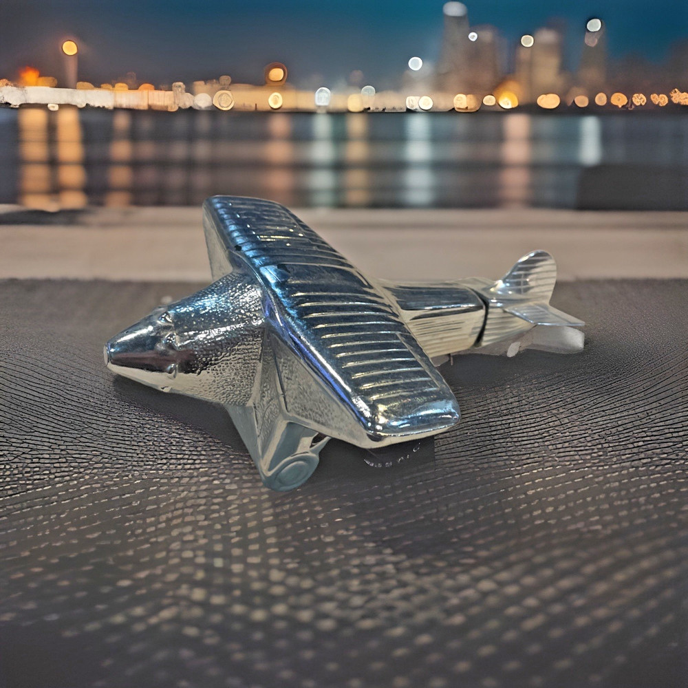 Vintage AVON Spirit Of St. Louis Plane that had wind jammer aftershave, Empty,