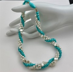 1980’s Avon Acrylic Turquoise & Faux Pearls Twisted Necklace 16″ Long