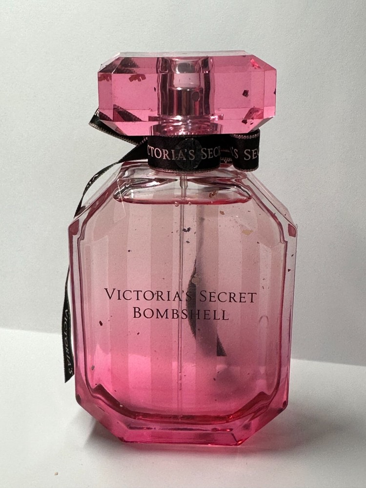 Victoria’s Secret Bombshell 3.4 oz Eau de Parfum woman see picture