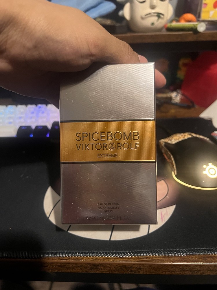 Viktor & Rolf Spicebomb Extreme 3oz Men’s Eau de Parfum – VR659706