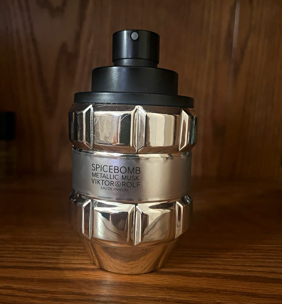 Viktor & Rolf Spicebomb Metallic Musk Eau de Parfum Spray 3.04 fl oz
