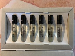 ESSENTIAL PARFUMS PARIS Discovery Set 2ml / 0.06 fl oz x 11 samples OPENED BOX