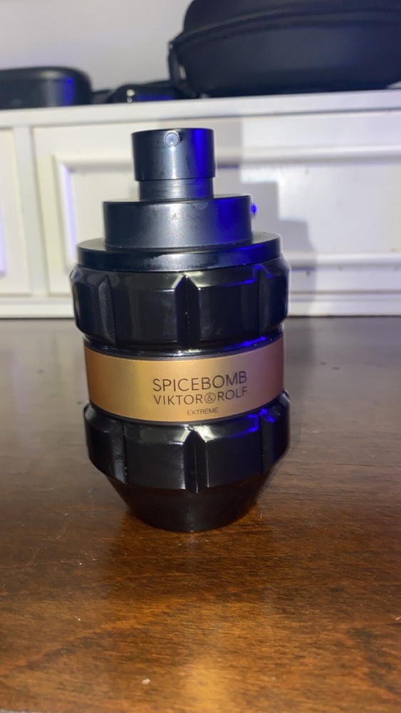 Viktor & Rolf Spicebomb Extreme 3oz Men’s Eau de Parfum – VR659706